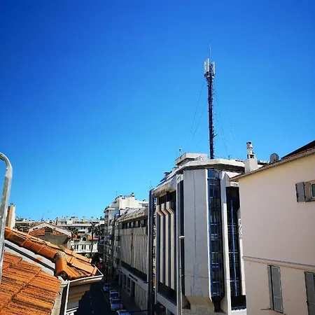 1 Avenue Aristide Briand